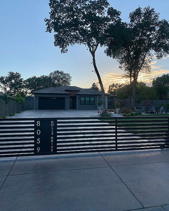 1st image of 8059 Holly Dr