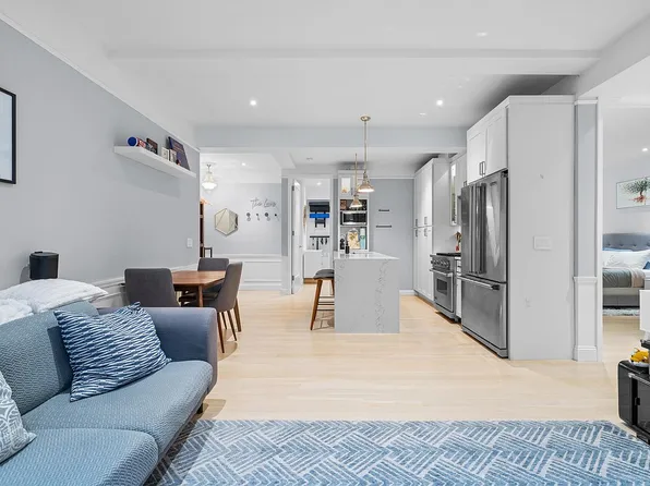 321 W 78th St APT 1E, New York, NY 10024