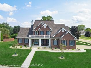502 Drahner Dr #9, Eaton Rapids, MI
