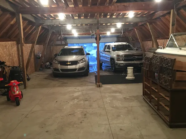 4355 Smith Crossing Rd, Freeland, MI 48623