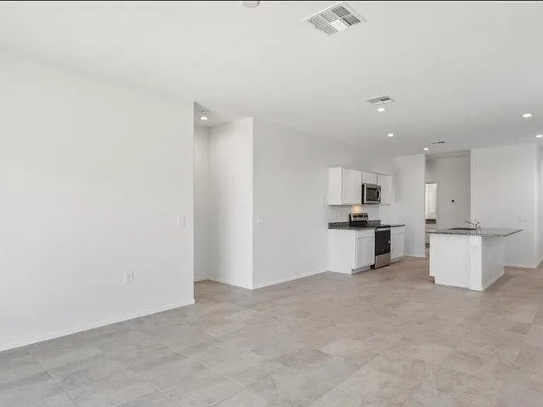 35672 W San Ildefanso Ave — Photo 10
