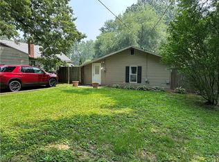 1124 Bruce Rd, Akron, OH 44306