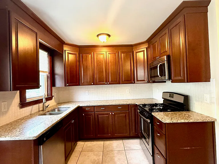 22 Lincoln Ave #2 — Photo 3