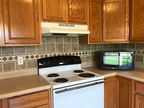beautiful tiled backsplash