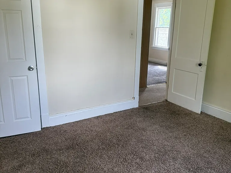 29 Whitney Ave N — Photo 10