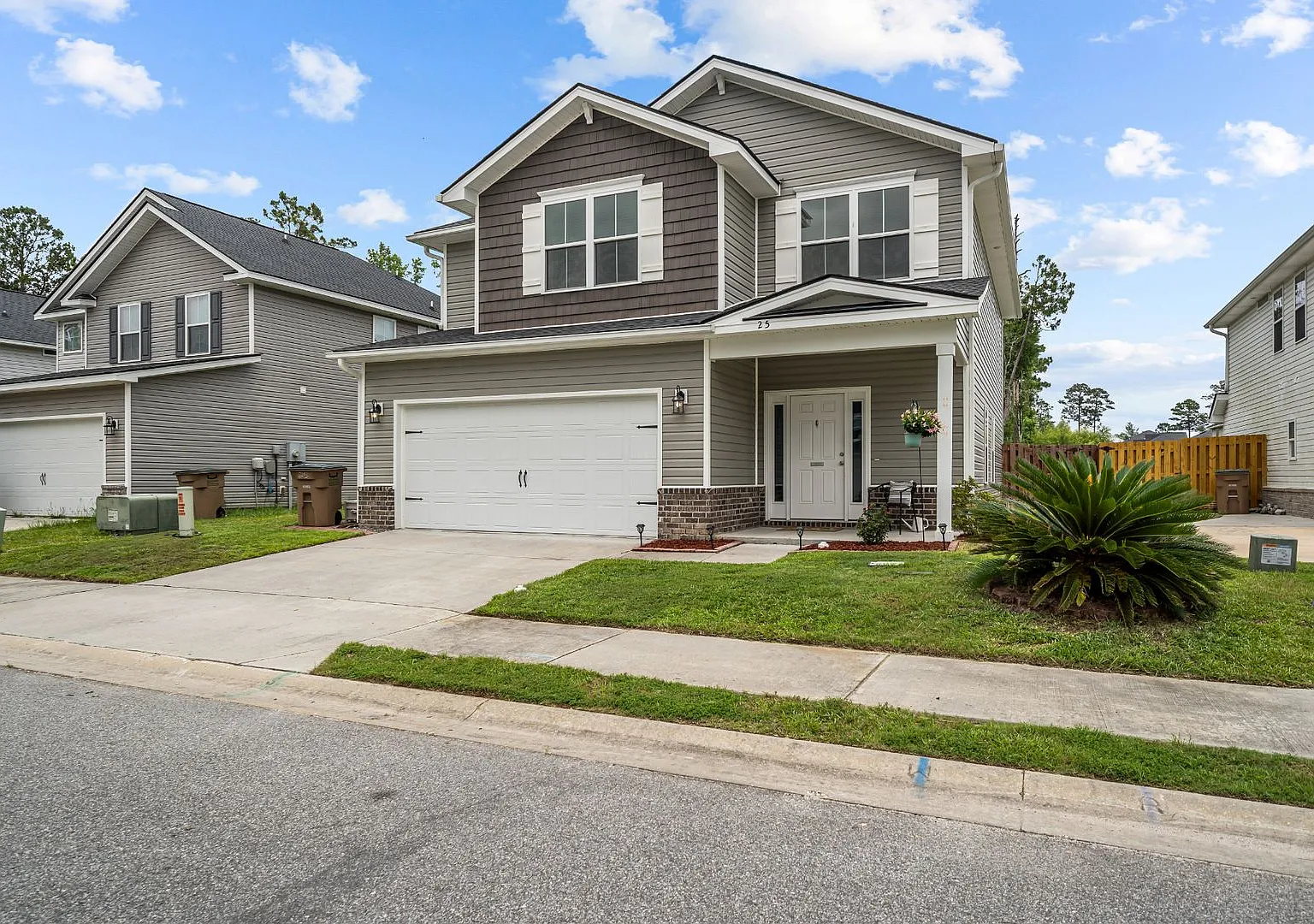 Designed for Easy Living 4BR Home Near Fort Stewart — Photo 3