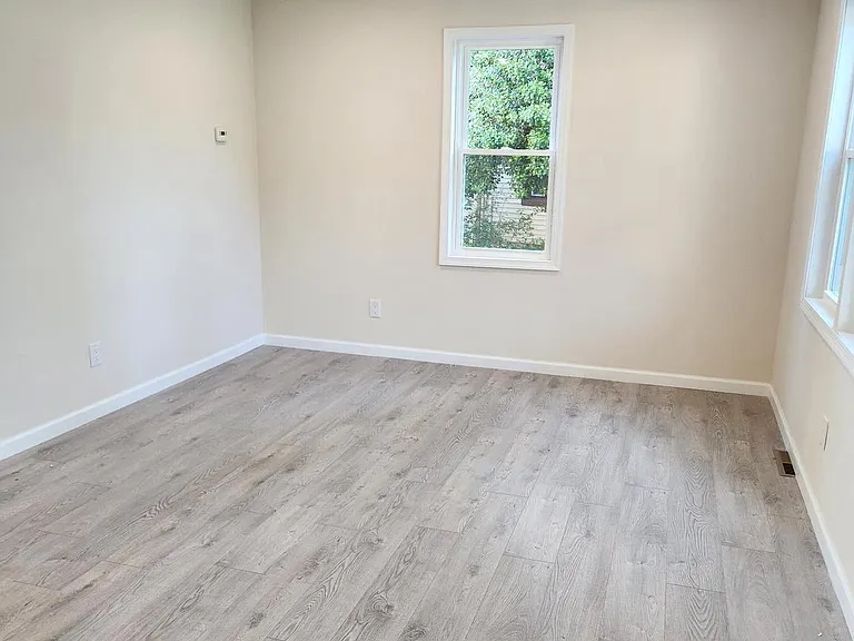 20 Oak Ave — Photo 12