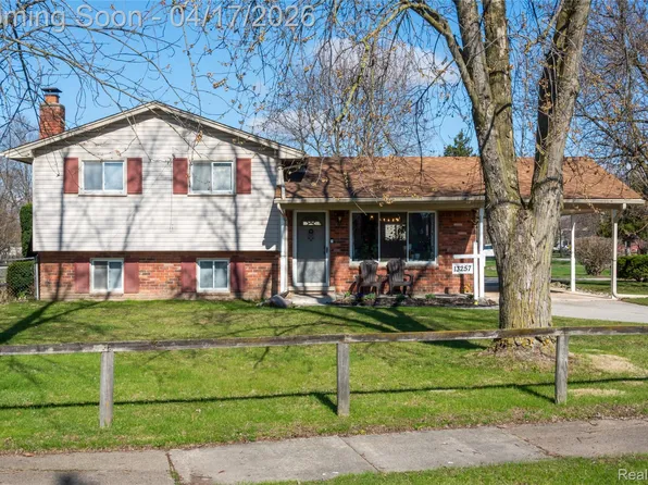 13257 Strong Blvd, South Rockwood, MI 48179