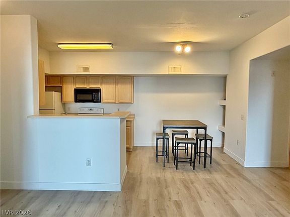 4th image of 2615 W Gary Ave Unit 1046
