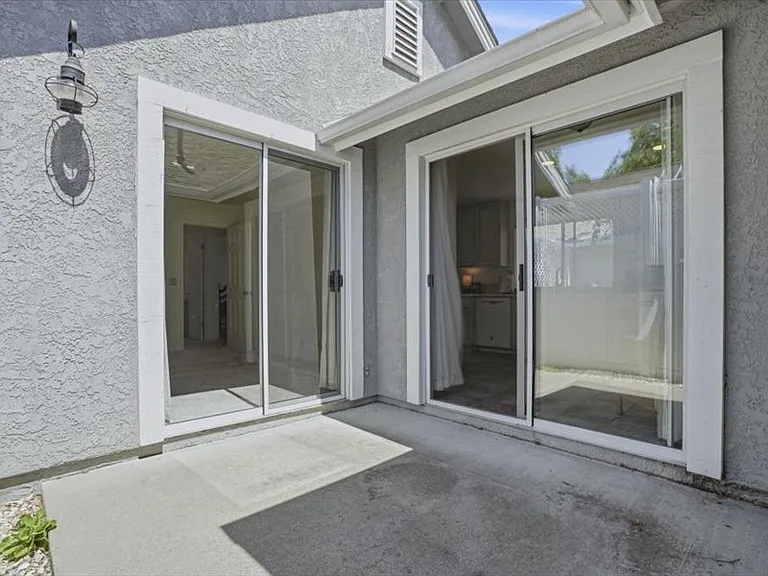 989 Bluebell Way — Photo 16