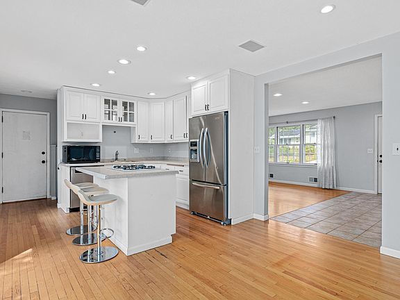 5th image of 4609 Terracewood Dr
