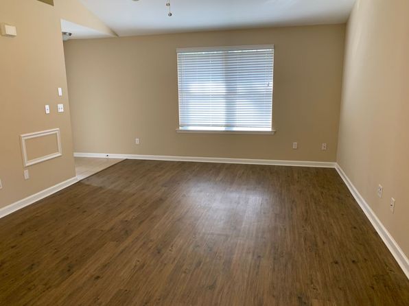 32 Tranquil Ln