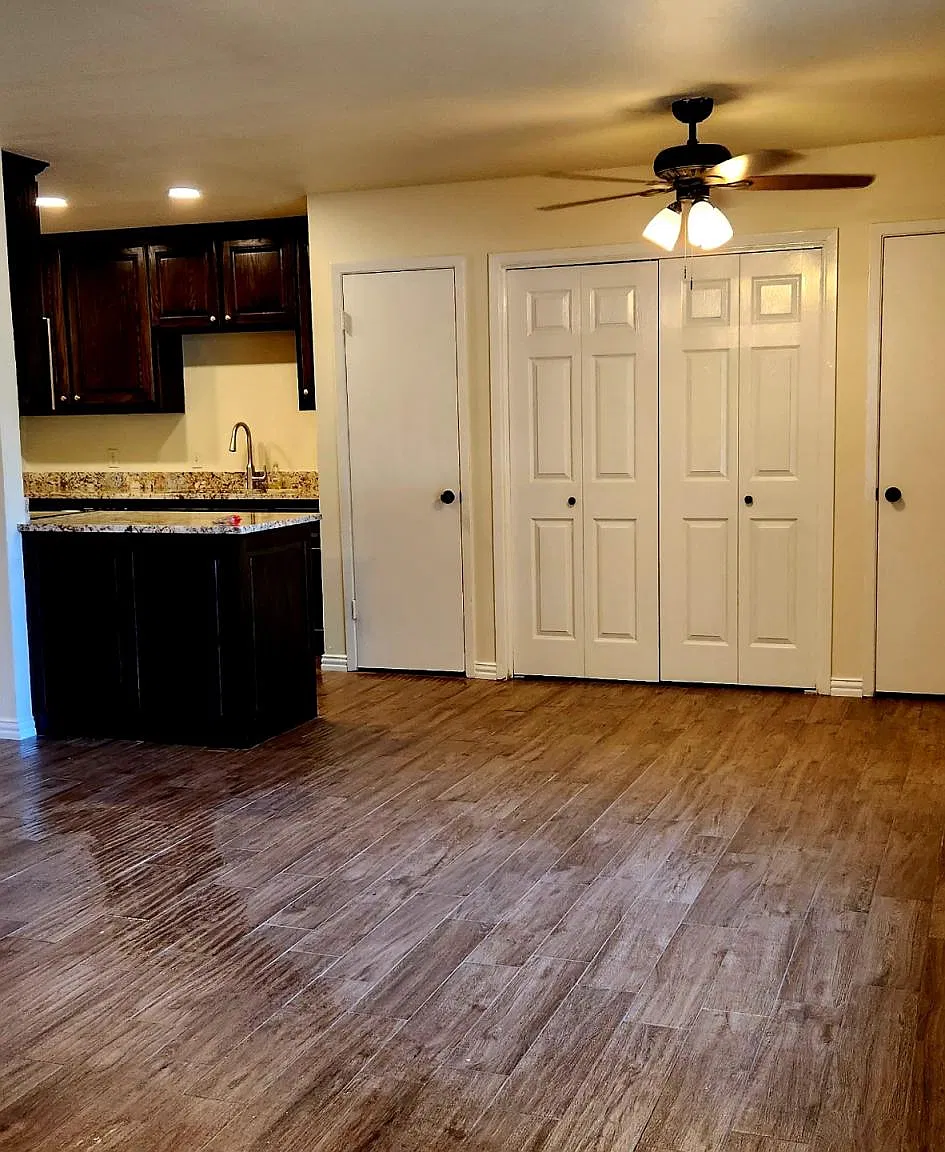 2 bed, 1000 sqft, $1,600 — Photo 1