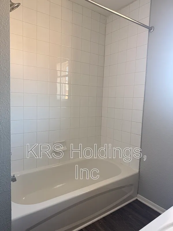 Soundview Townhomes — Photo 2