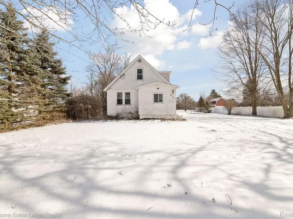 4173 S Belsay Rd, Burton, MI 48519