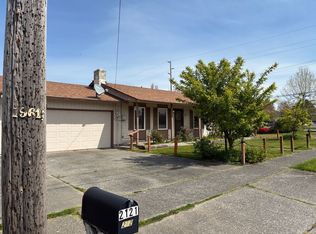 2121 E Viewmont Dr, Mount Vernon, WA 98273