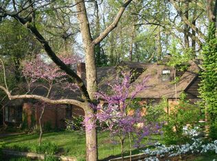 801 S McKnight Rd, Saint Louis, MO 63124