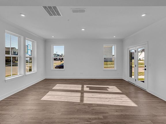 4th image of 2025 Holbrook Rd