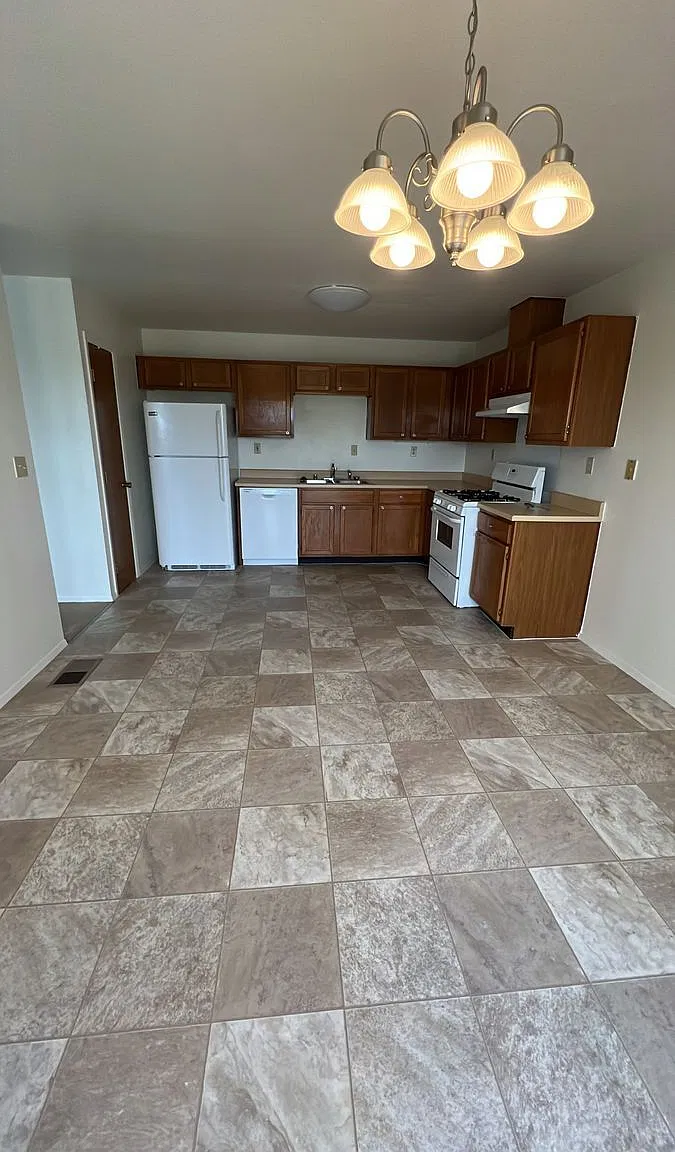 2 bed, 1.5 bath, 1066 sqft, $1,487 — Photo 3