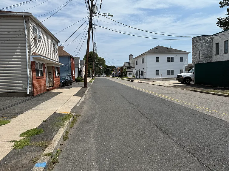 Monroe Ave — Photo 22