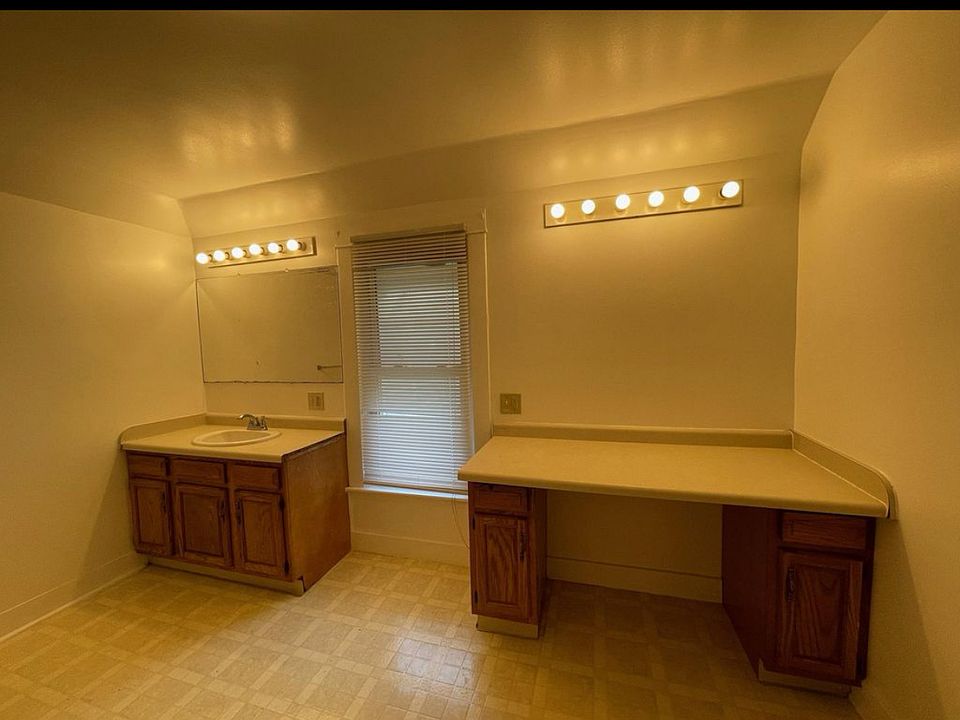 1st image of 1007 Hays Park Ave