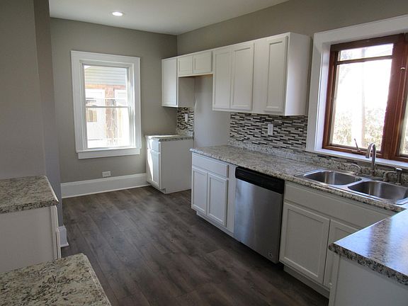 5th image of 152 29th St NW