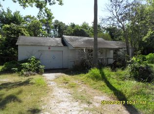 202 Frontier Ln, Freeport, TX 77541