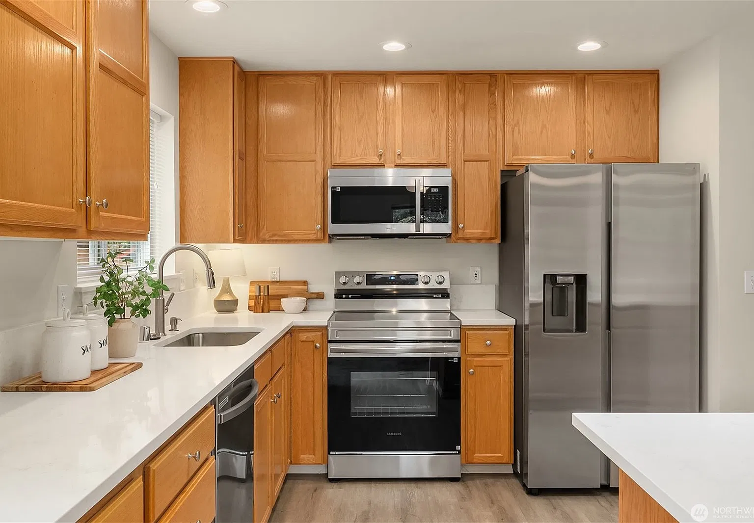 3 bed, 1250 sqft, $3,500 — Photo 3