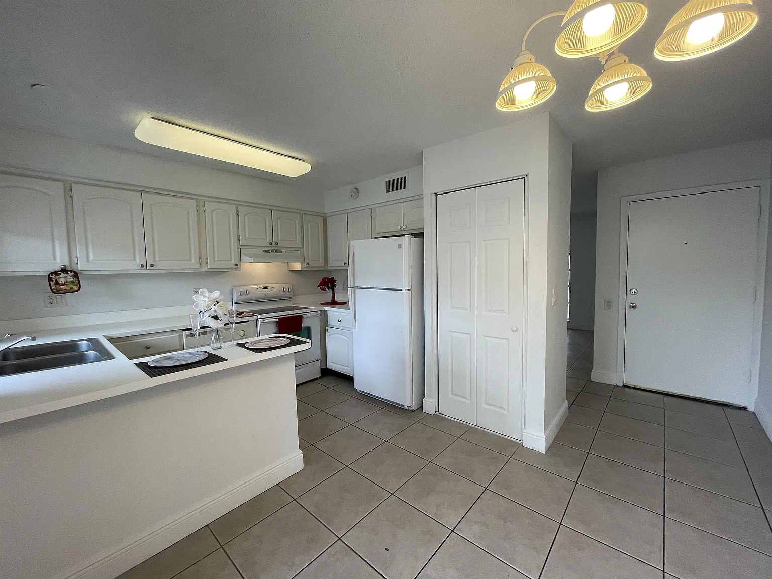 Arbor Key 4517 Unit 12f (Gusbonanza Llc) - 115 — Photo 4