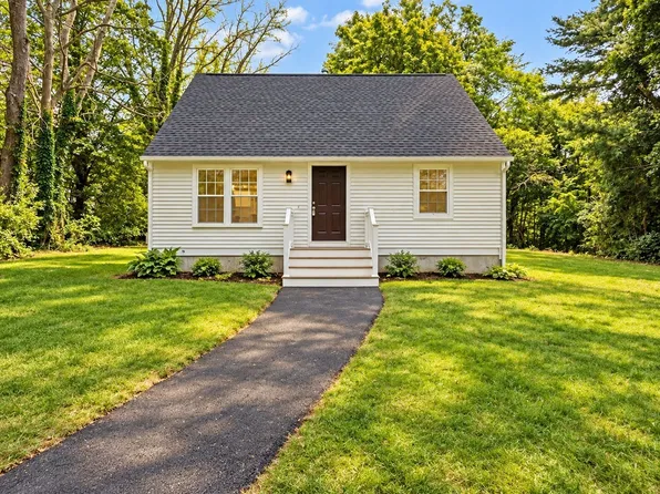1088 Middleboro Ave, Taunton, MA 02780