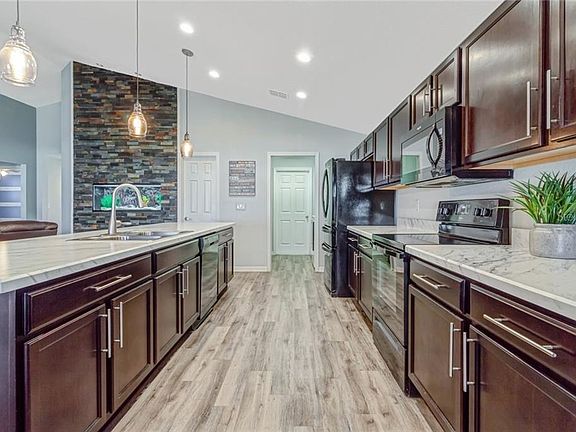 5th image of 2820 Sanderling St
