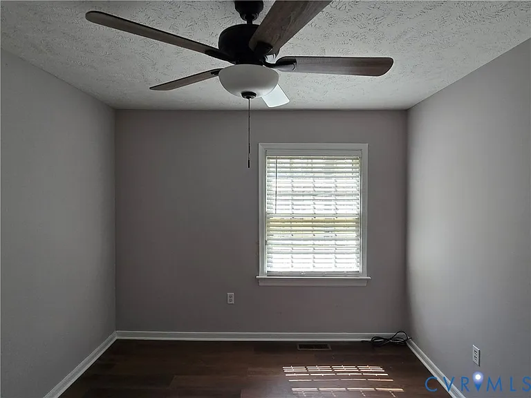 419 Airycrest Dr — Photo 12