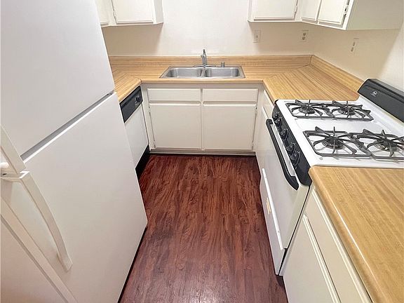 3rd image of 248 W Avenida Palizada #248-12