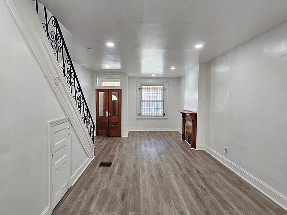 4th image of 3327 N Sydenham St