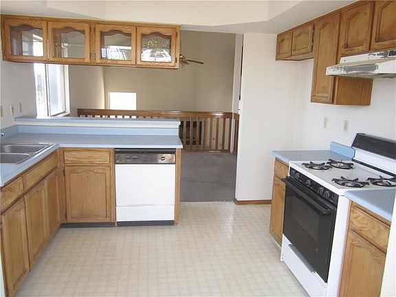 3rd image of 3001 Bear Lake Pl