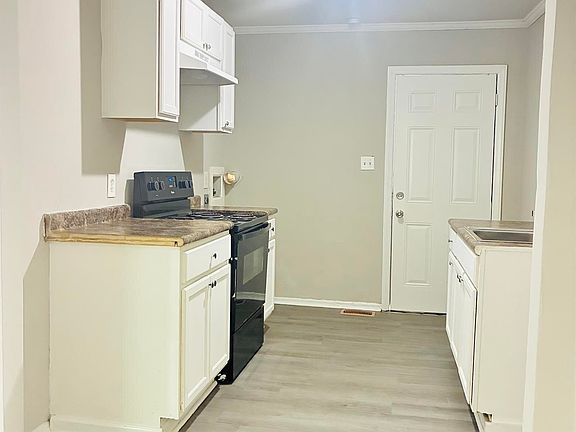 4th image of 1132 Browns Ave