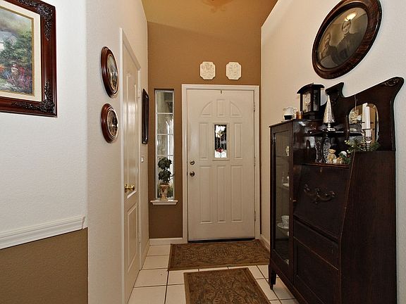 4th image of 2644 E El Paso Ave
