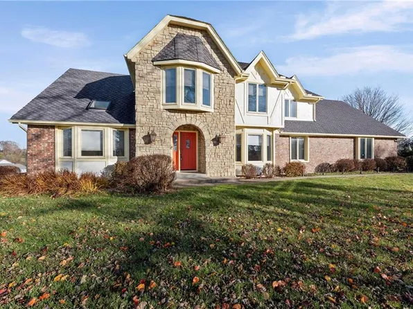 7801 N Childress Ave, Parkville, MO 64152