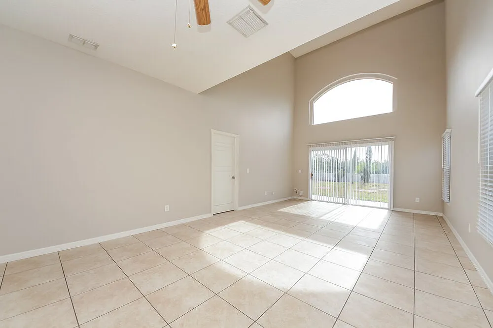 3 bed, 2.5 bath, 2128 sqft, $3,630 — Photo 3