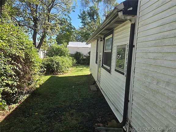 5th image of 208 N Main St
