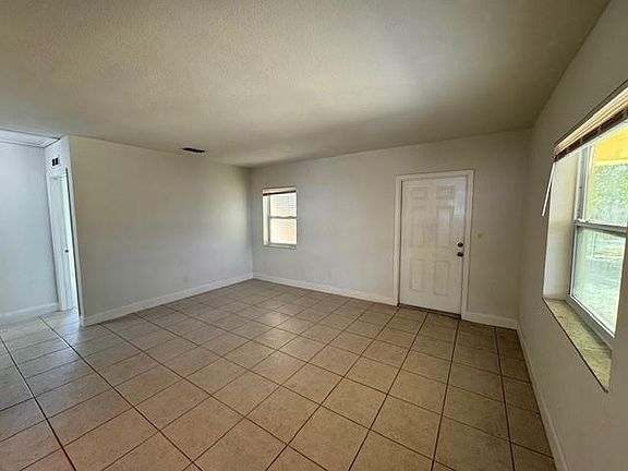 4th image of 1419 NW 10th Place