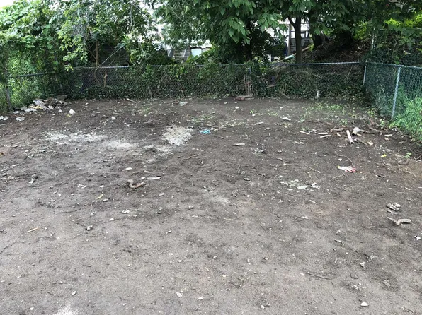 843 Euclid Avenue image 8 of 18