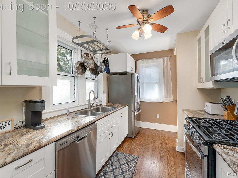 724 Gardenia Ave, photo 12