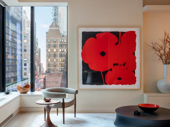 7 W 57th St #5, New York, NY 10019