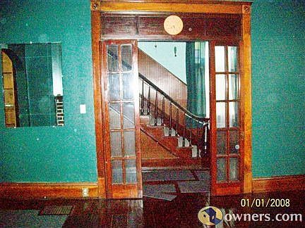 3rd image of 530 Lafayette Ave