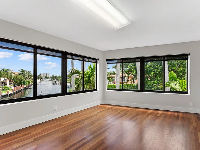 1121 Bel Air Dr #4 — Photo 15