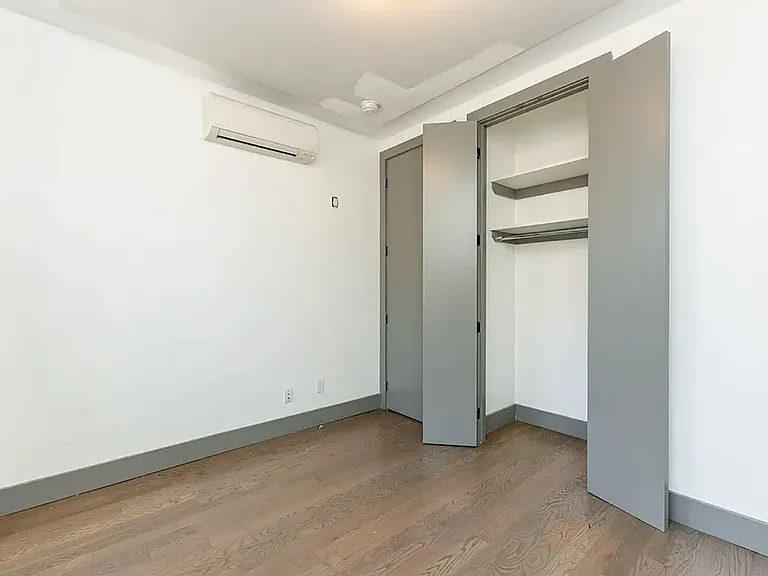 1649 Summerfield St #2D — Photo 6