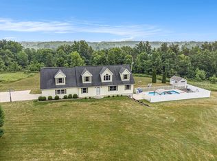 907 Curtis Rd, Quincy, MI 49082