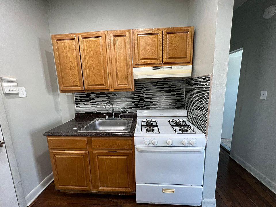 1st image of 252 Mount Prospect Ave #105