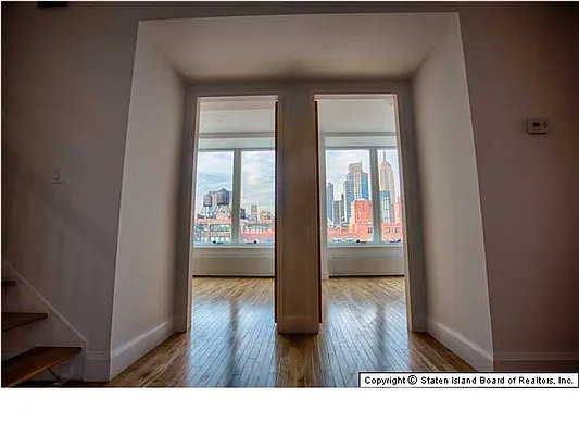 Sold by Thomas Gugliucci Real Estate | media 9